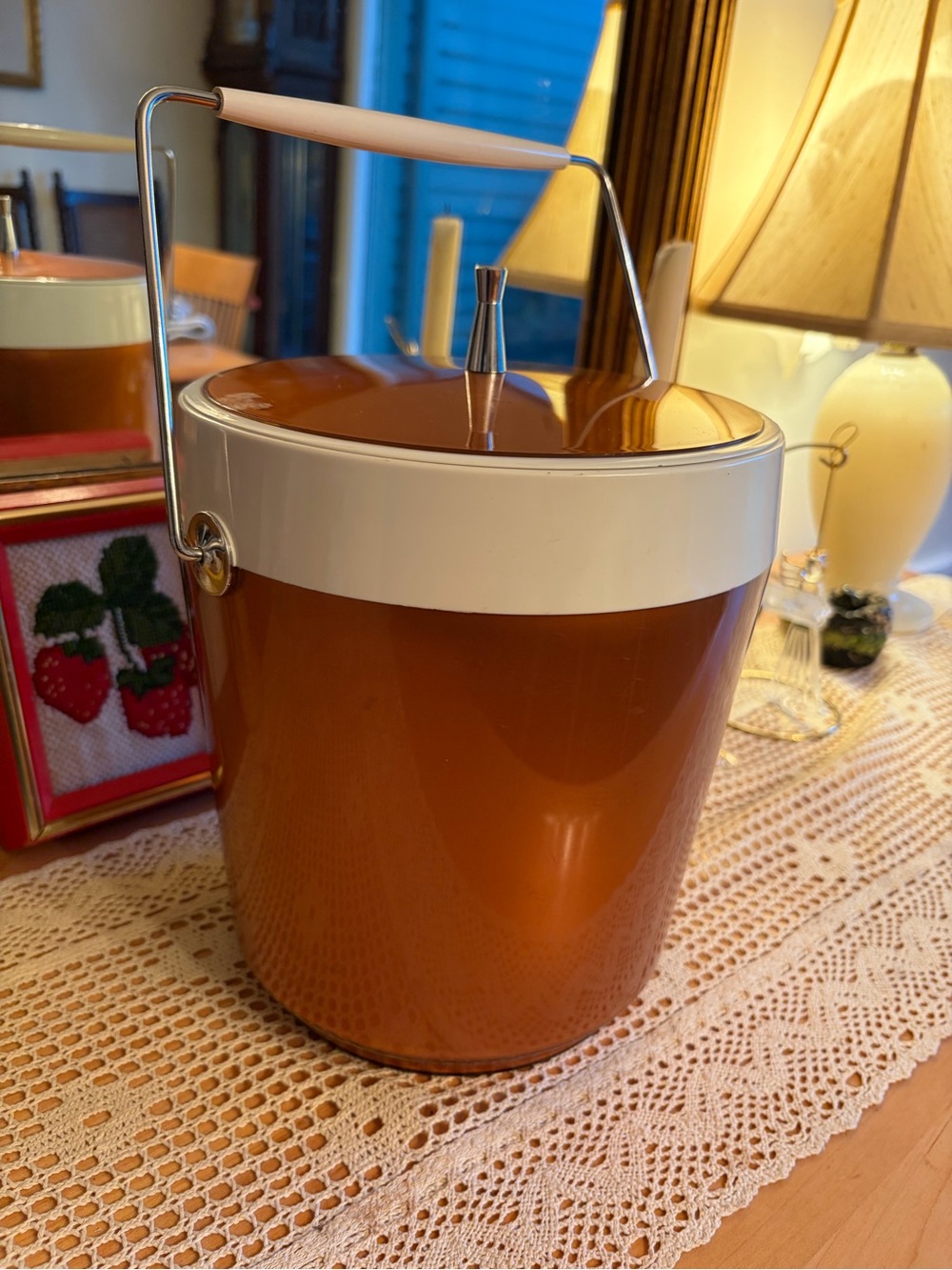 WestBend Thermo-Serve Ice Bucket w/ Lid Cover Metal Handle 10 in EUC!